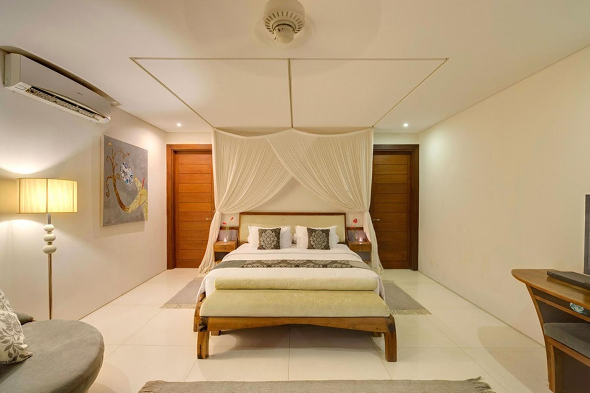 Lataliana Seminyak Vila Exterior foto