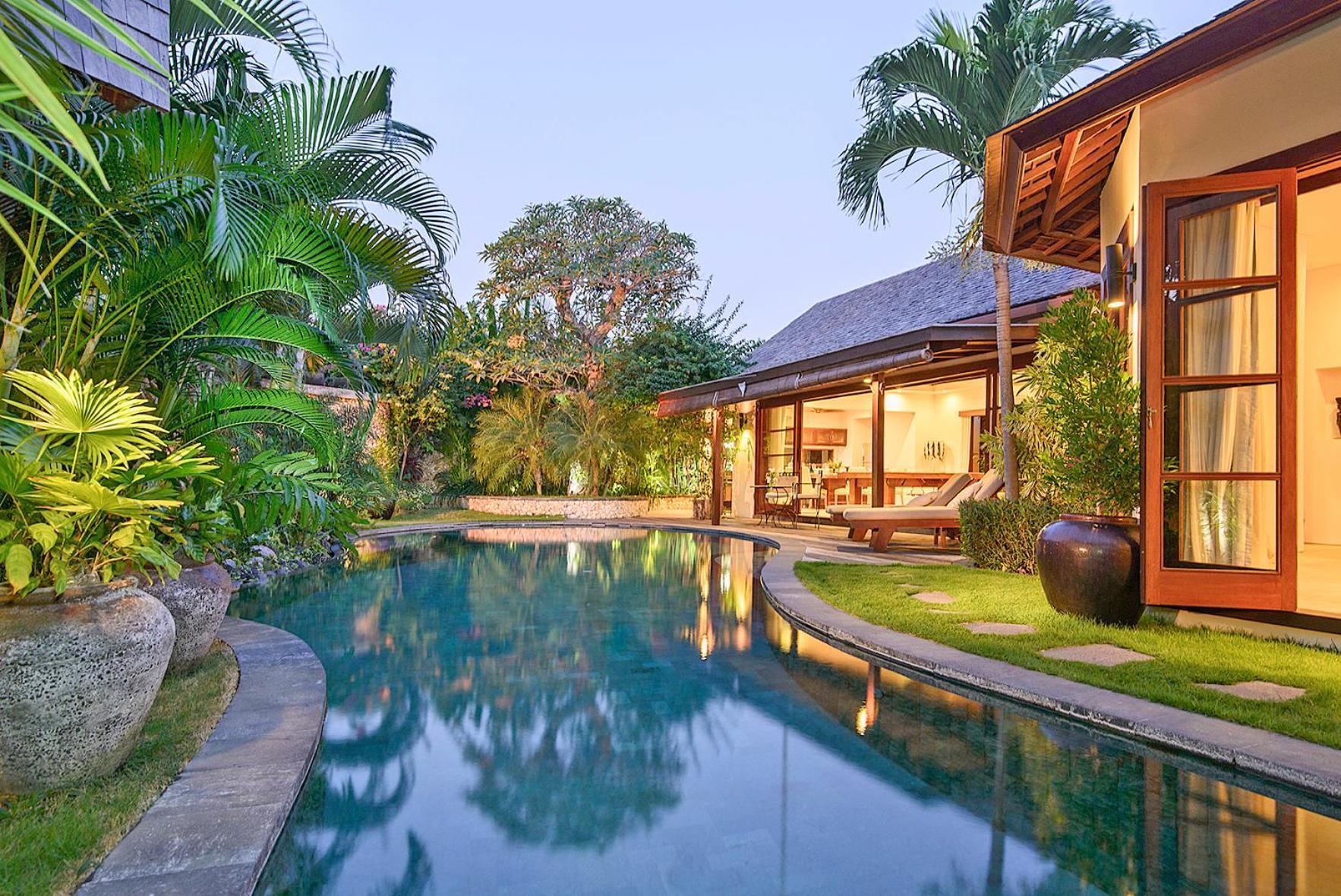 Lataliana Seminyak Vila Exterior foto